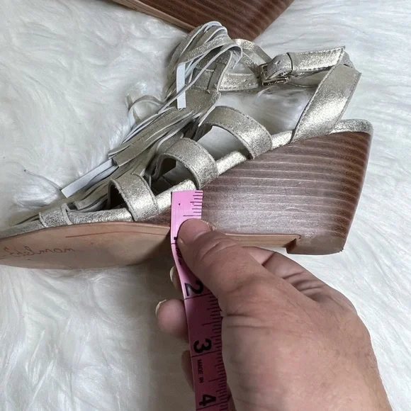 - SAM EDELMAN Gold Fringe Sandal Size 6 - Picture 5 of 17